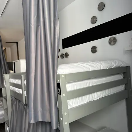 Hotel Hostel Alicante 4*
